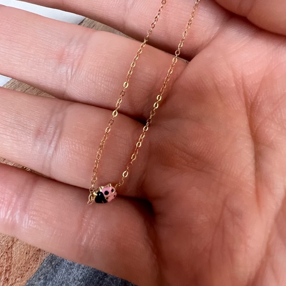 Solid 18K Yellow Gold Ladybug Beautiful Necklace 16" - Picture 13 of 14